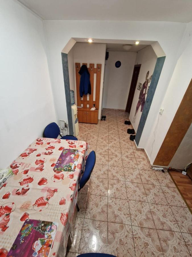 Apartamento Apartament Victoria Târgu Jiu Exterior foto